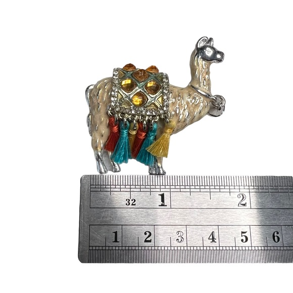 Napier Brooch Boho llama alpaca tassel brooch - Picture 2 of 3